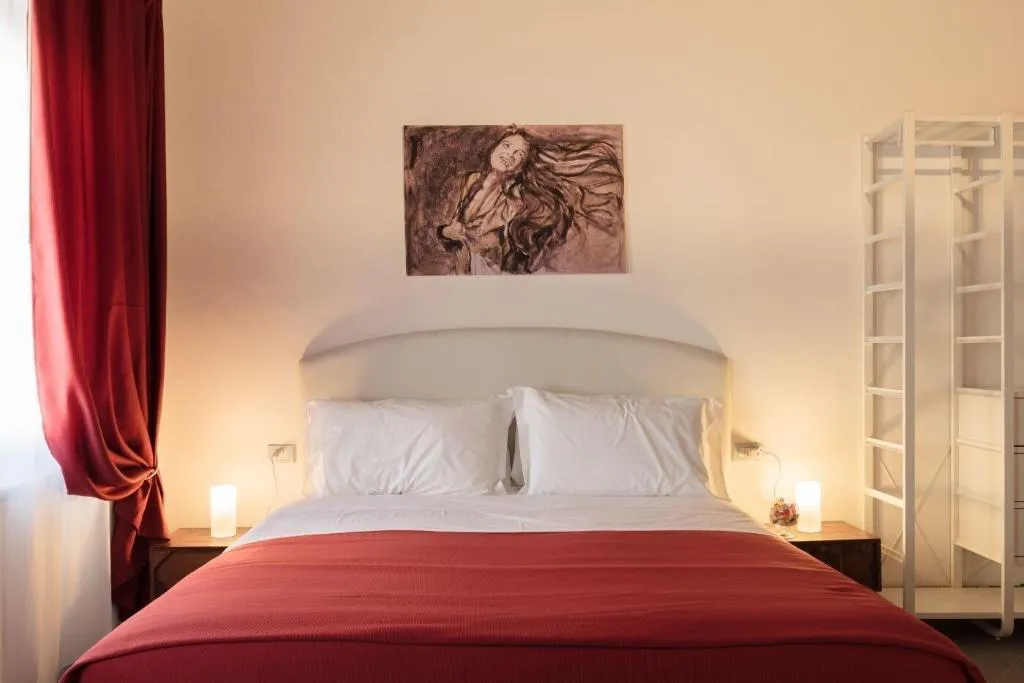 Room, Canto Dei Servi, Florence