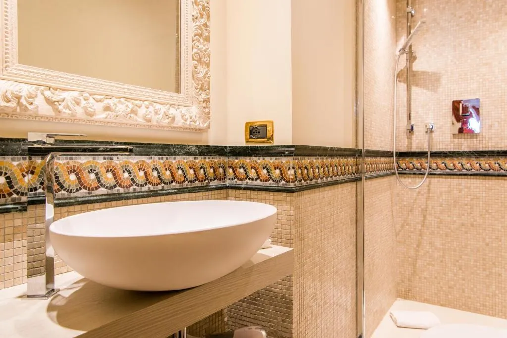 DOUBLE CLASSIC CITY VIEW Room, Hotel Santo Stefano, Venice