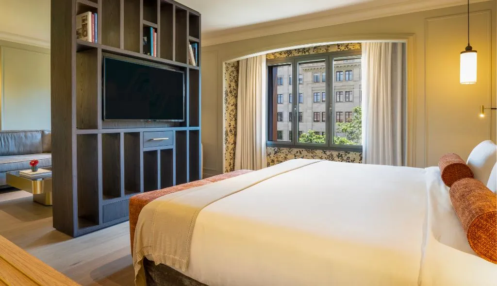 JUNIOR SUITE WITH VIEWS Room, El Avenida Palace, Barcelona