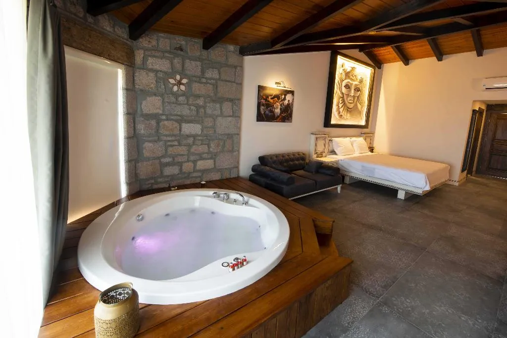 Room DELUXE WITH JACUZZI Room, Assos Dionysos Hotel, Izmir