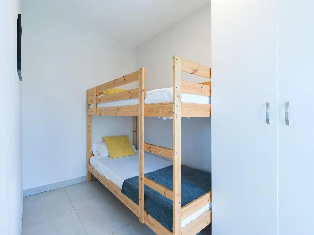 Room, Tusity Yeah, Gran Canaria