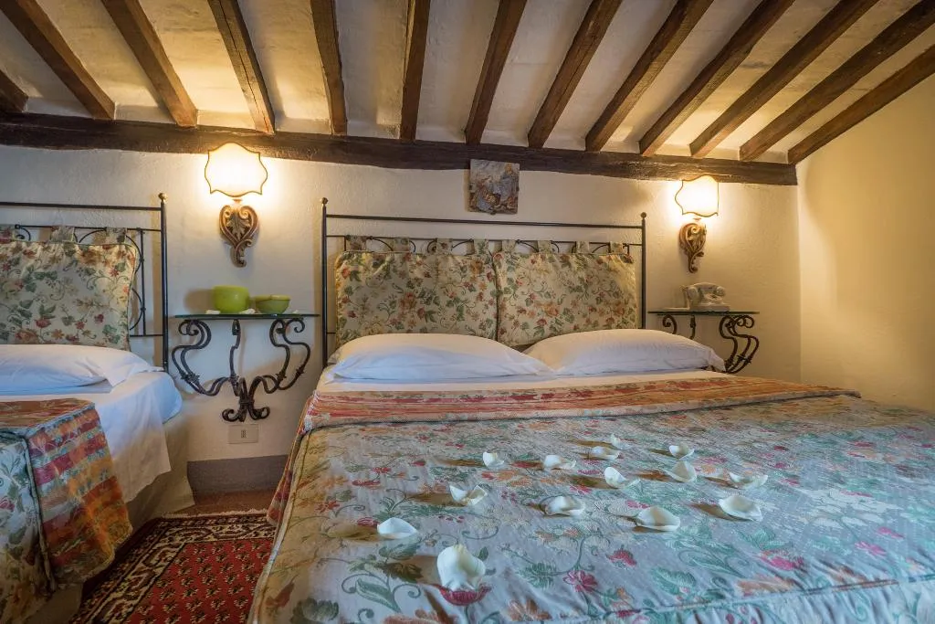 TRIPLE CLASSIC Room, San Michele, Perugia