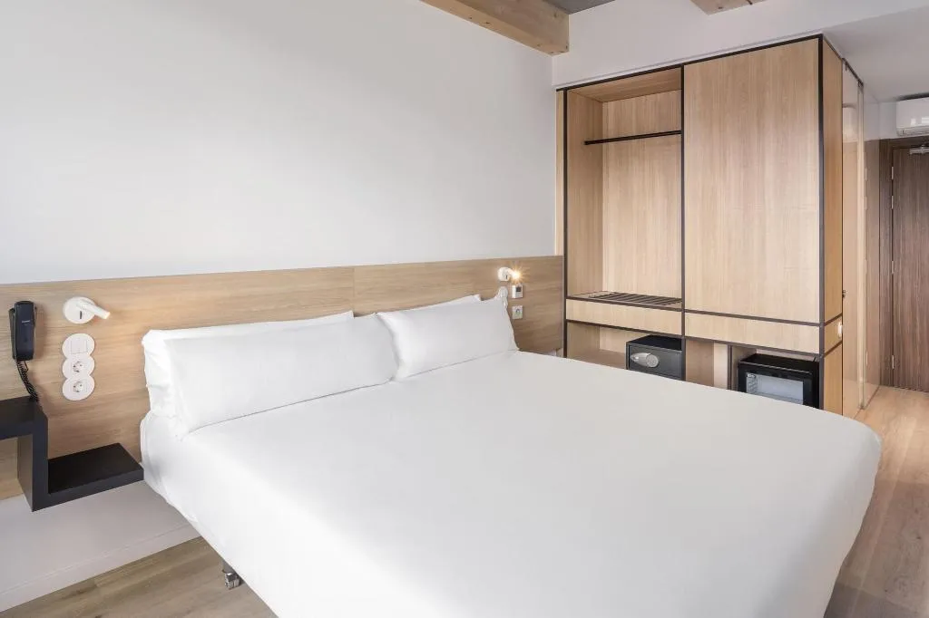 Room, B&B HOTEL Guimarães, Porto