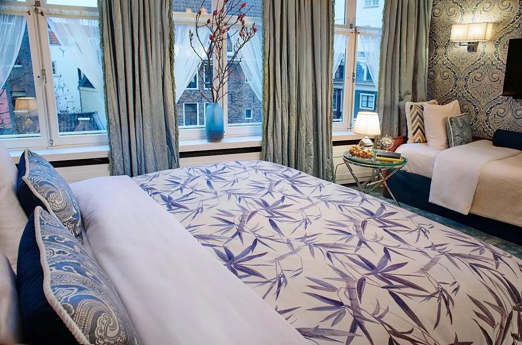 Room, Estherea, Amsterdam