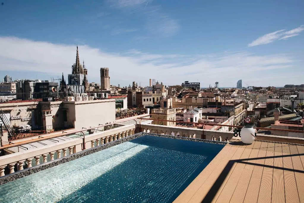 Pool, Kimpton Vividora Hotel, Barcelona