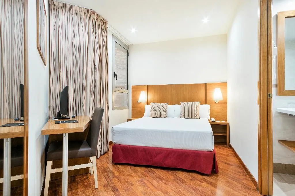 Double or Twin CAPACITY 1 Room, Best Aranea, Barcelona