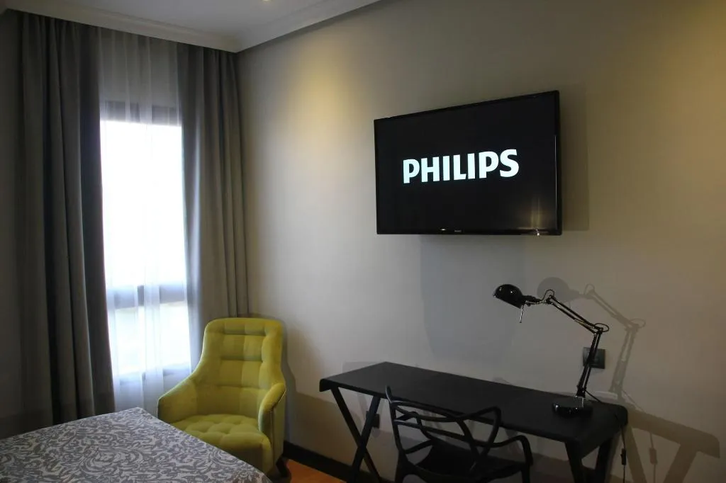 Room, Parque Real, Madrid