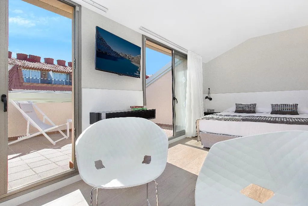TRIPLE DELUXE Room, Aparthotel Odissea Park, Costa Brava