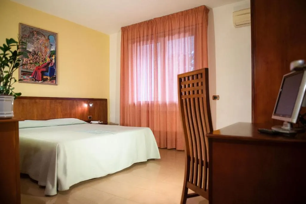 Double or Twin STANDARD Room, Hotel Califfo, Cagliari