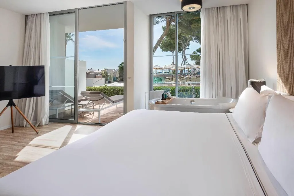 SUITE STANDARD Room, Melia South Beach, Majorca