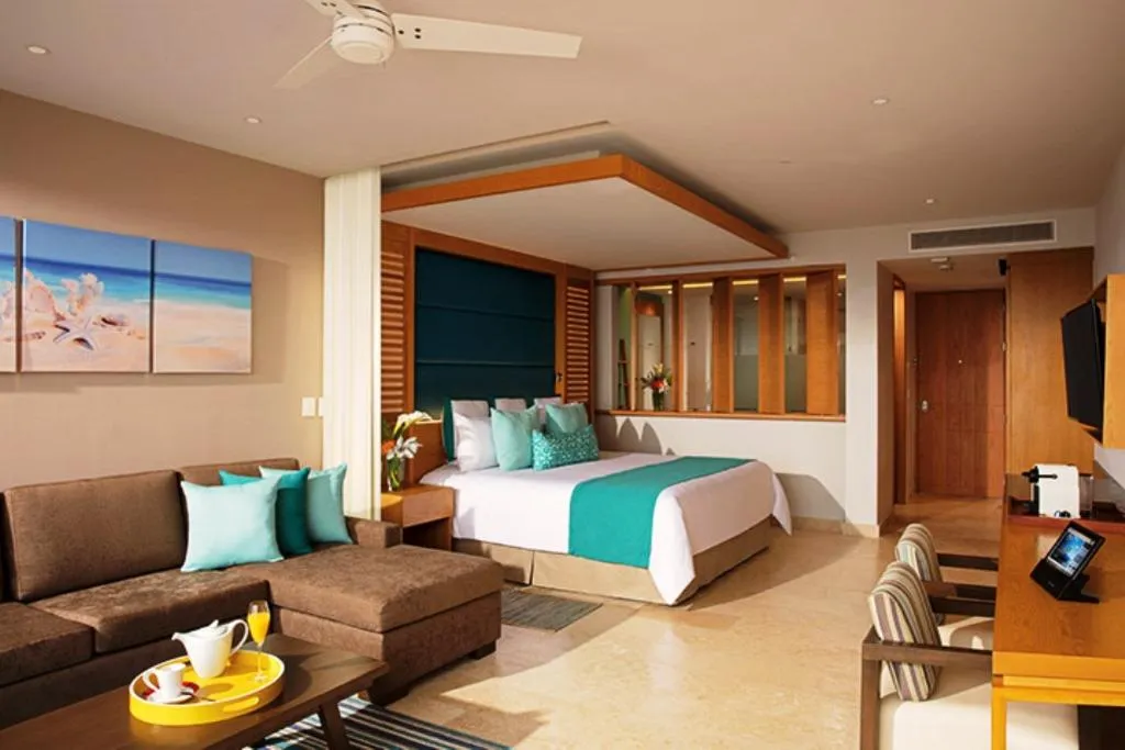 JUNIOR SUITE OCEAN VIEW KING BED Room, Dreams Playa Mujeres Golf & Spa Resorts, Cancun Area