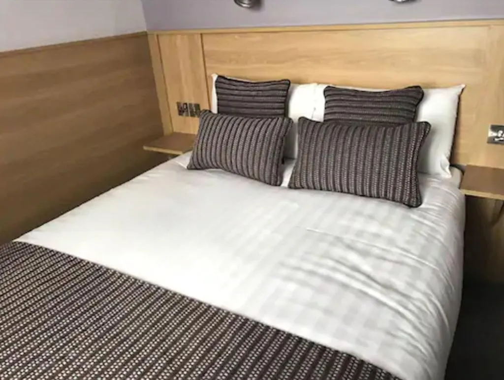 DOUBLE STANDARD Room, Kennedy's Pub Drumcondra, Dublin