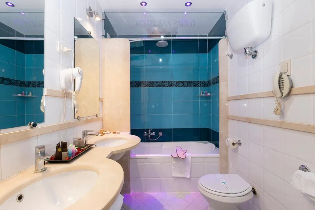 TRIPLE STANDARD Room, San Paolo, Naples