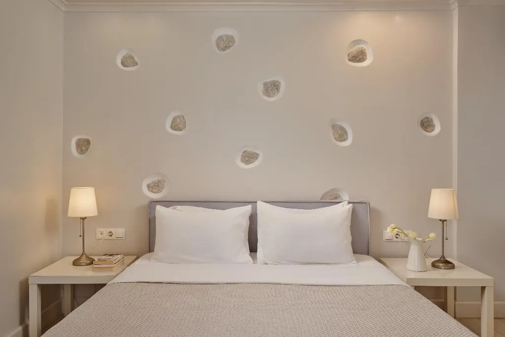 SUITE WITH JACUZZI Room, Meltemi Village, Santorini