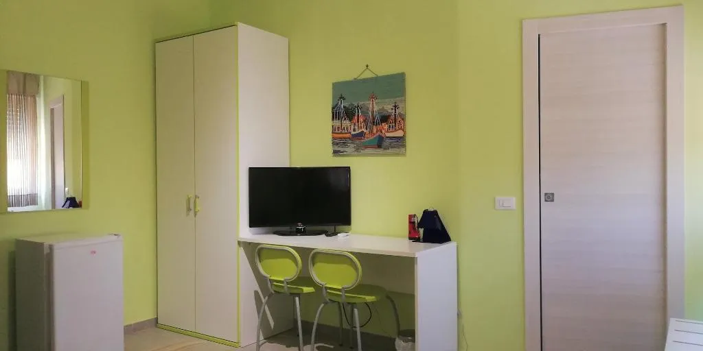 Room, La Roccia Bianca B&B, Catania