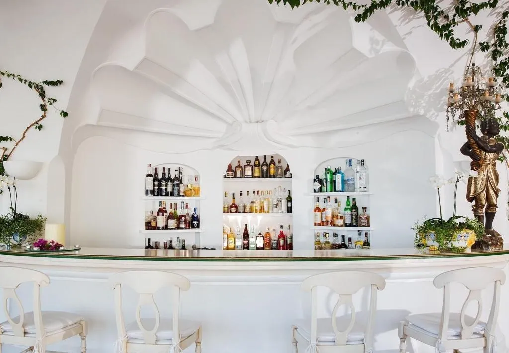 Bar, Covo dei Saraceni, Naples