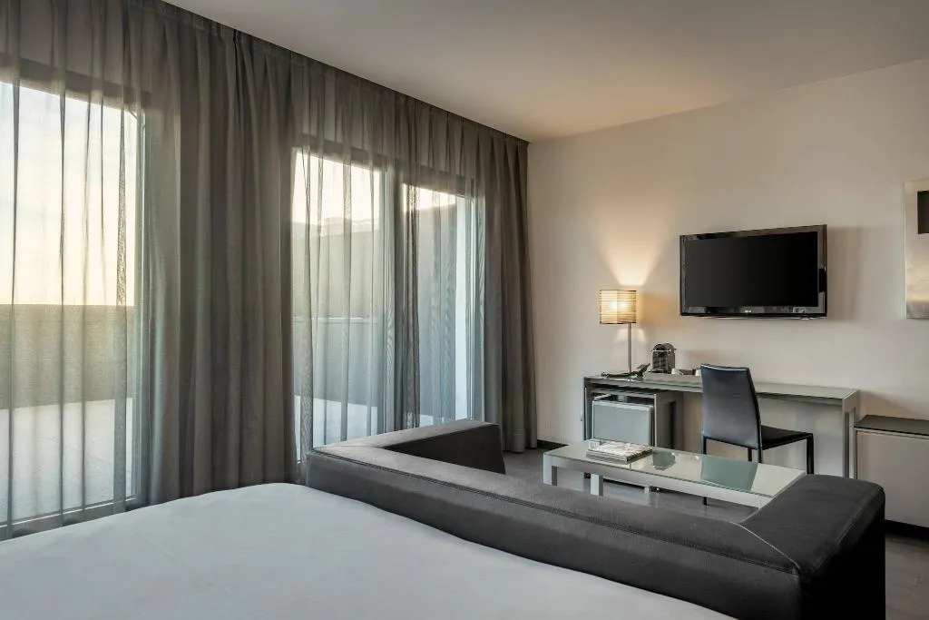 DOUBLE SUPERIOR KING BED Room, Ac Madrid Atocha, Madrid