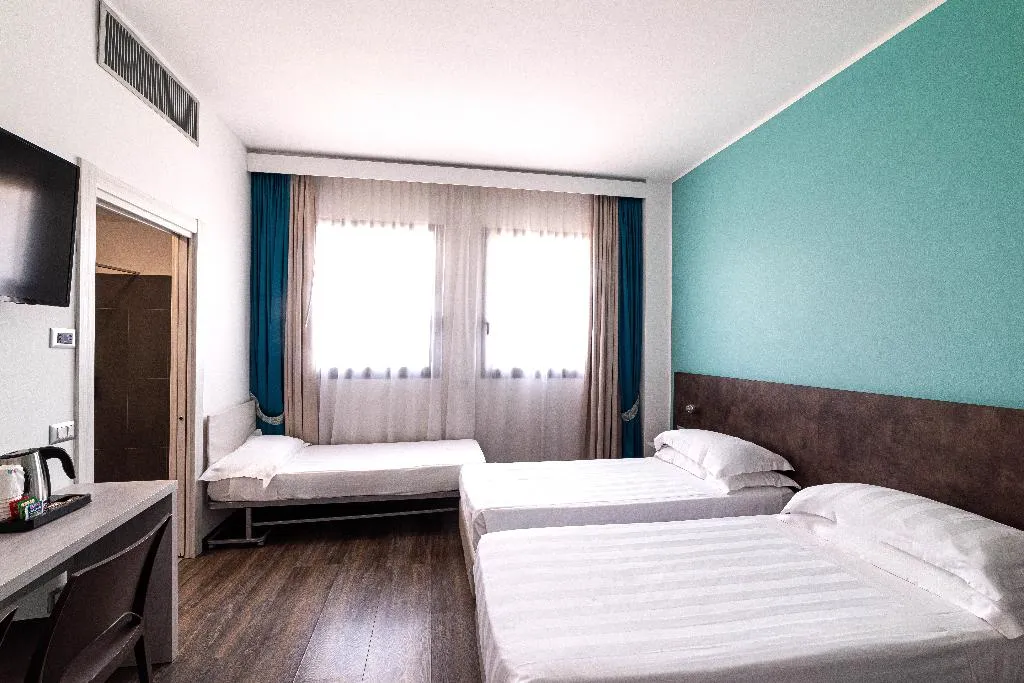 TRIPLE STANDARD Room, Phi Hotel Milano, Milan