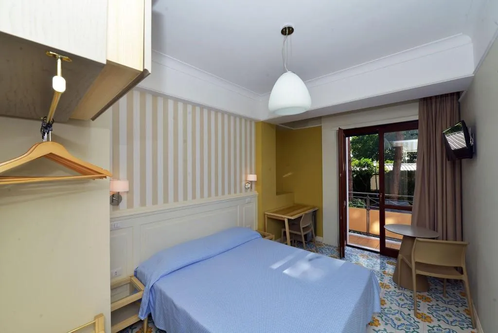 Double or Twin TWO BEDS Room, Hotel Zeus Pompei, Naples
