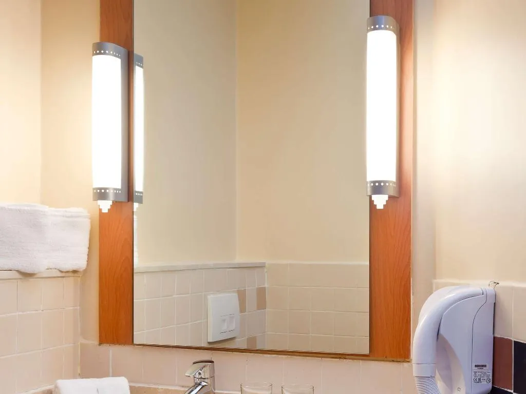 TWIN STANDARD Room, ibis Tanger City Center, Tangier
