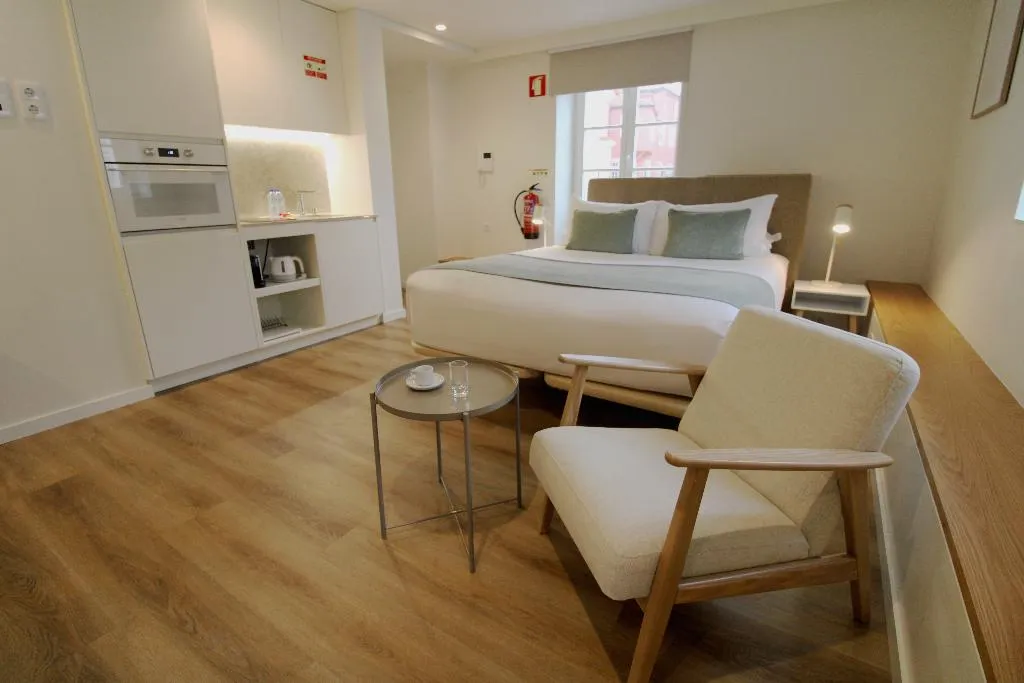 STUDIO KING SIZE BED Room, Rossio Garden Suites, Lisbon