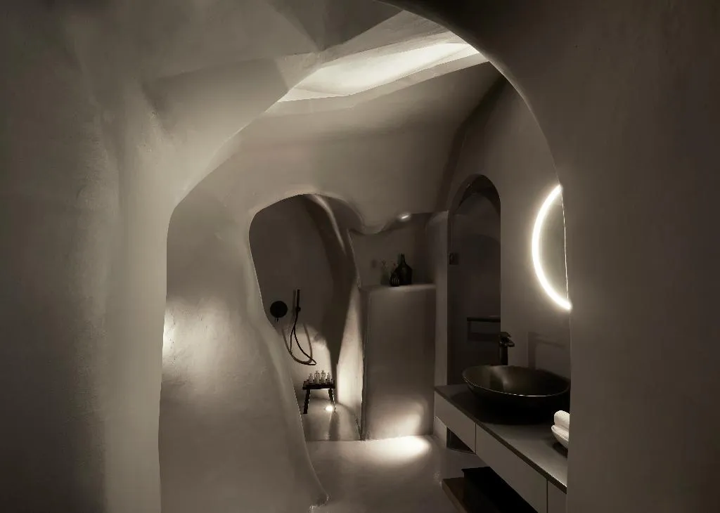 DOUBLE WITH JACUZZI Room, Kivotos Santorini, Santorini