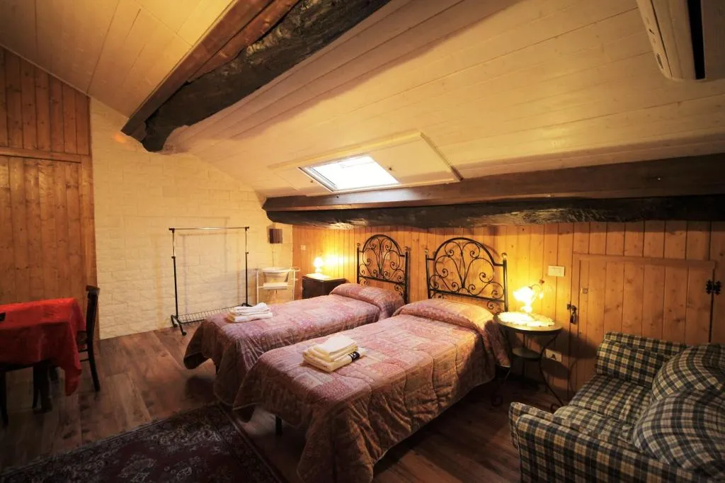 Room, Antica Corte Milanese, Milan