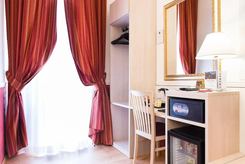 Room, Domus Capilupi, Rome