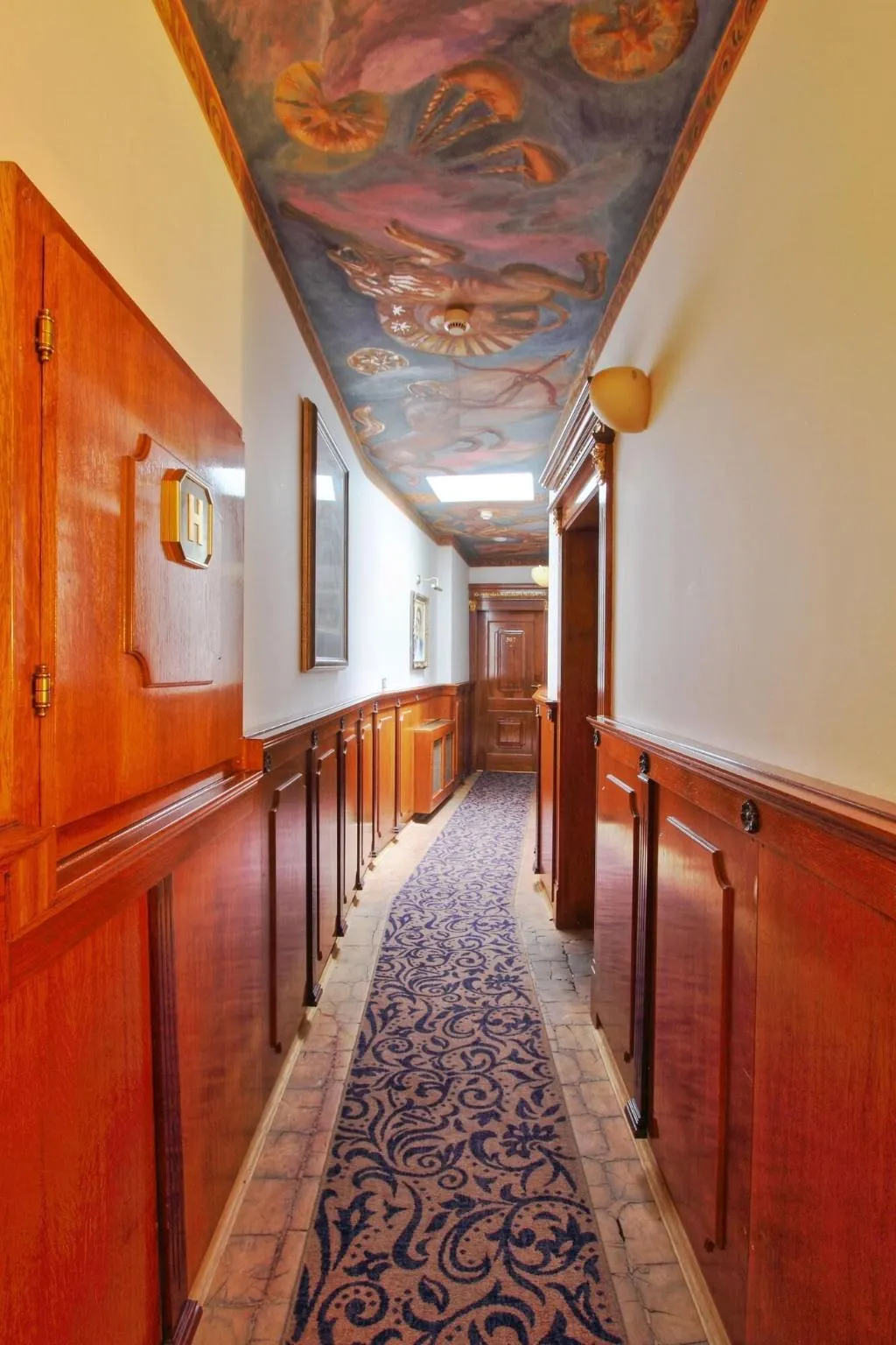 Lobby, U Pava, Prague