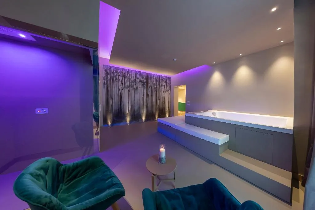 JUNIOR SUITE WITH JACUZZI Room, Smart Hotel - Naples Harbour, Naples