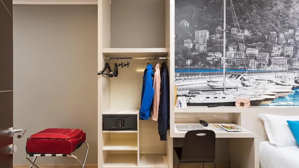 TRIPLE STANDARD Room, B&B HOTEL Como Camerlata, Milan