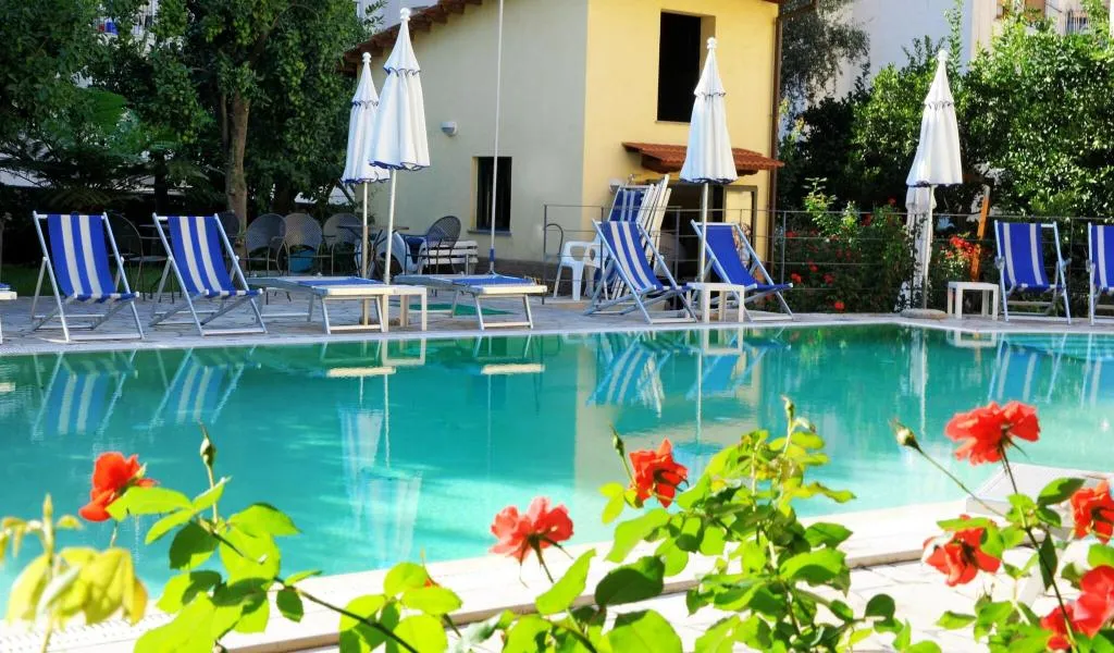 Pool, Tourist, Naples