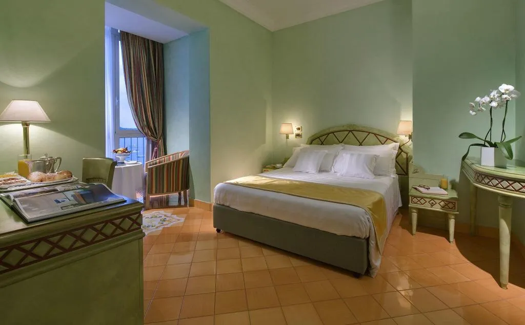 SINGLE STANDARD Room, Miramare e Castello, Naples