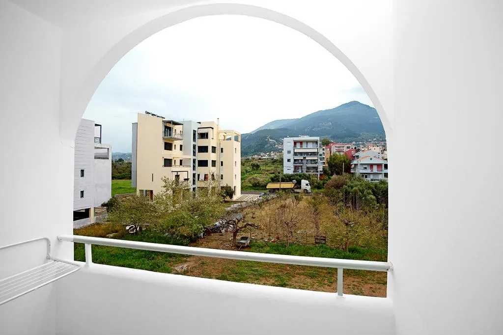 QUADRUPLE CITY VIEW Room, Kyparissia Beach, Athens