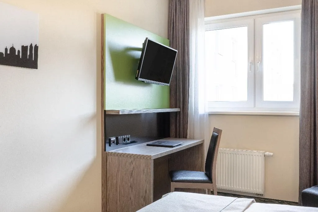 TRIPLE STANDARD Room, Hotel Aldea Berlin Centrum, Berlin