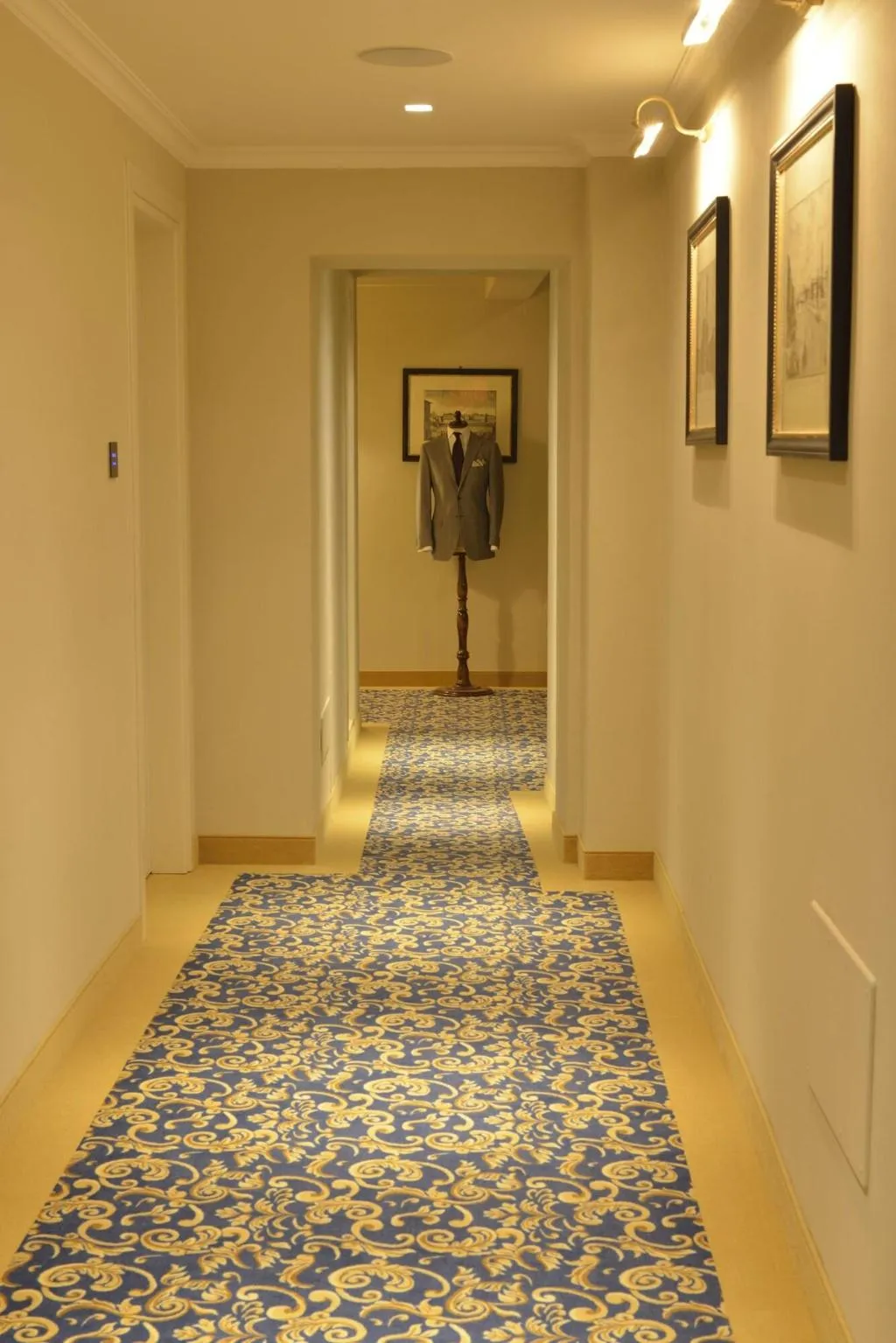 Lobby, Palazzo Guicciardini, Florence