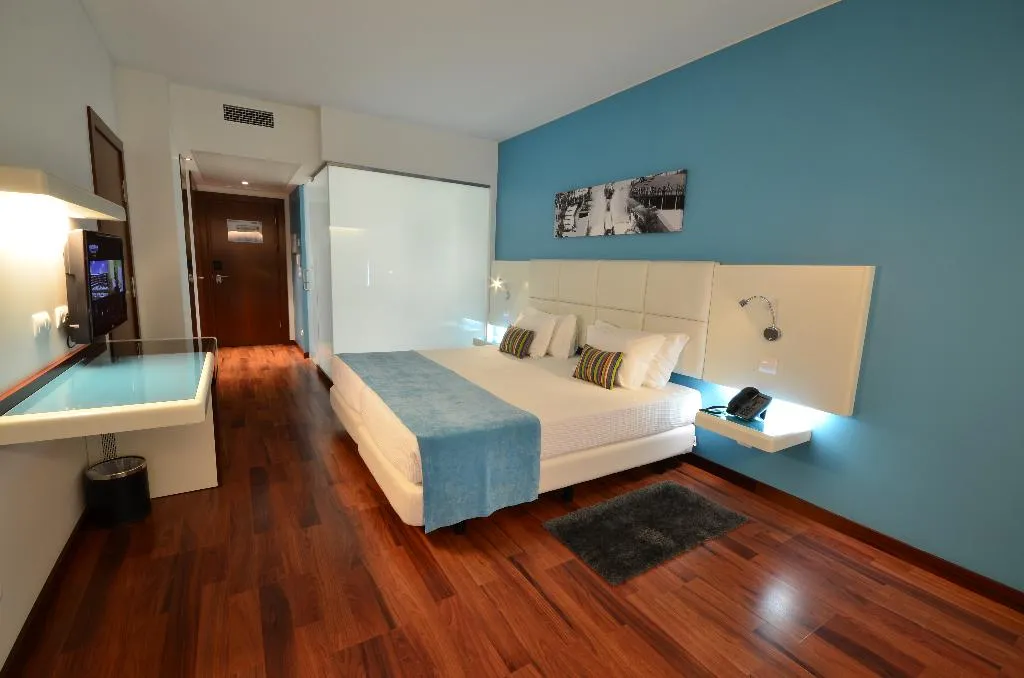 FAMILY ROOM CAPACITY 4 Room, Aquashow Park Hotel, Algarve