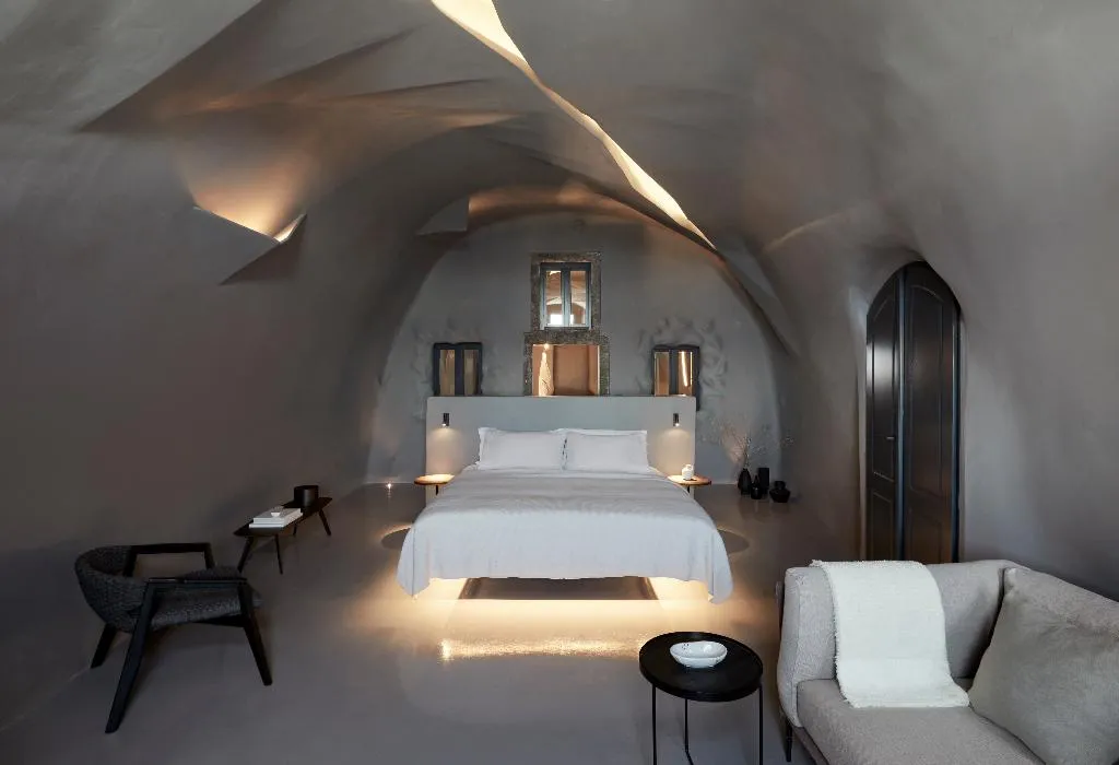 SUITE TWO BEDROOMS WITH PRIVATE POOL Room, Kivotos Santorini, Santorini