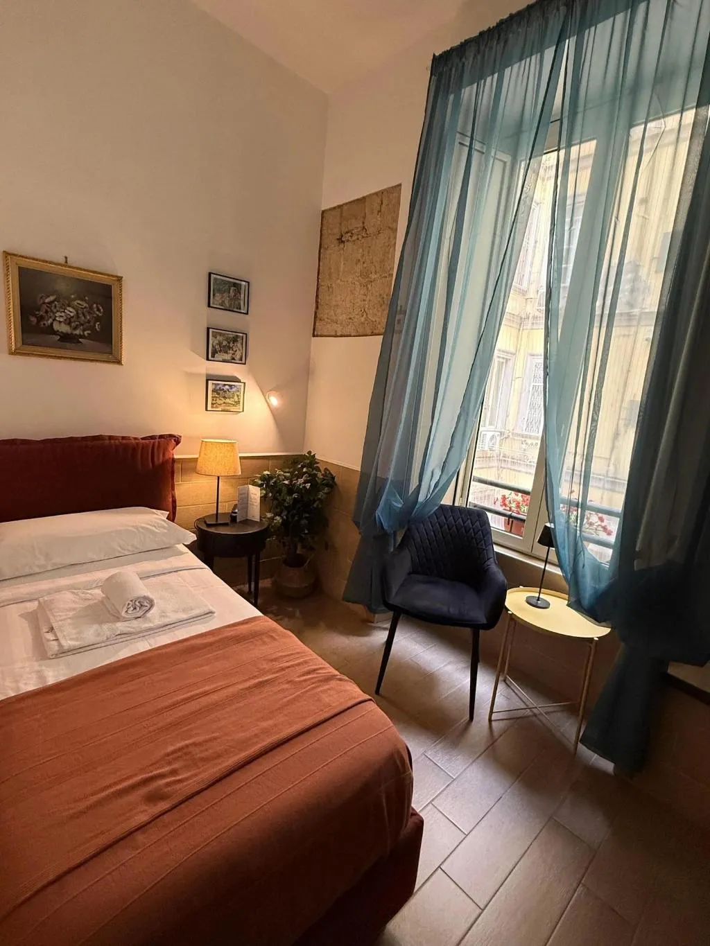 Room, Hotel H22, Naples