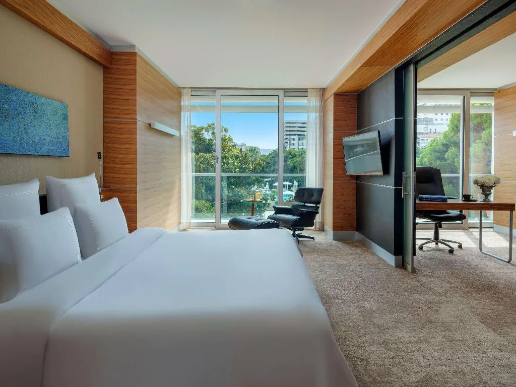 DOUBLE CITY VIEW KING BED Room, Swissotel Buyuk Efes Izmir, Izmir