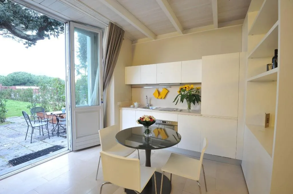 Room, Villa Avellino, Naples