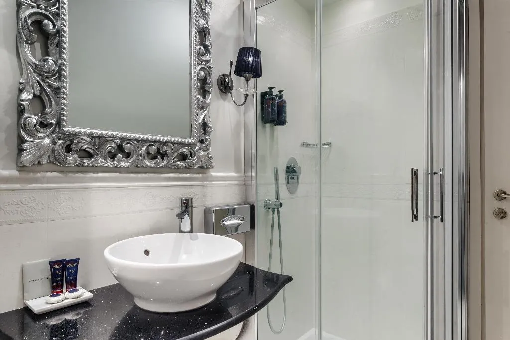 DOUBLE STANDARD Room, Hotel Olimpia Venice, BW Signature Collection, Venice