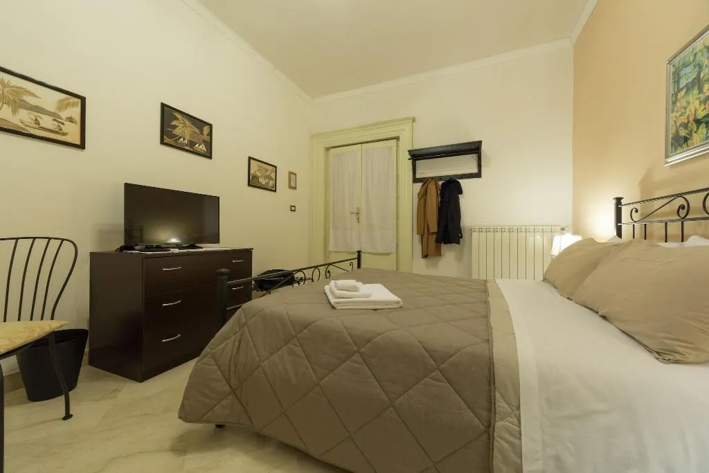 Room, Catania Inn, Catania