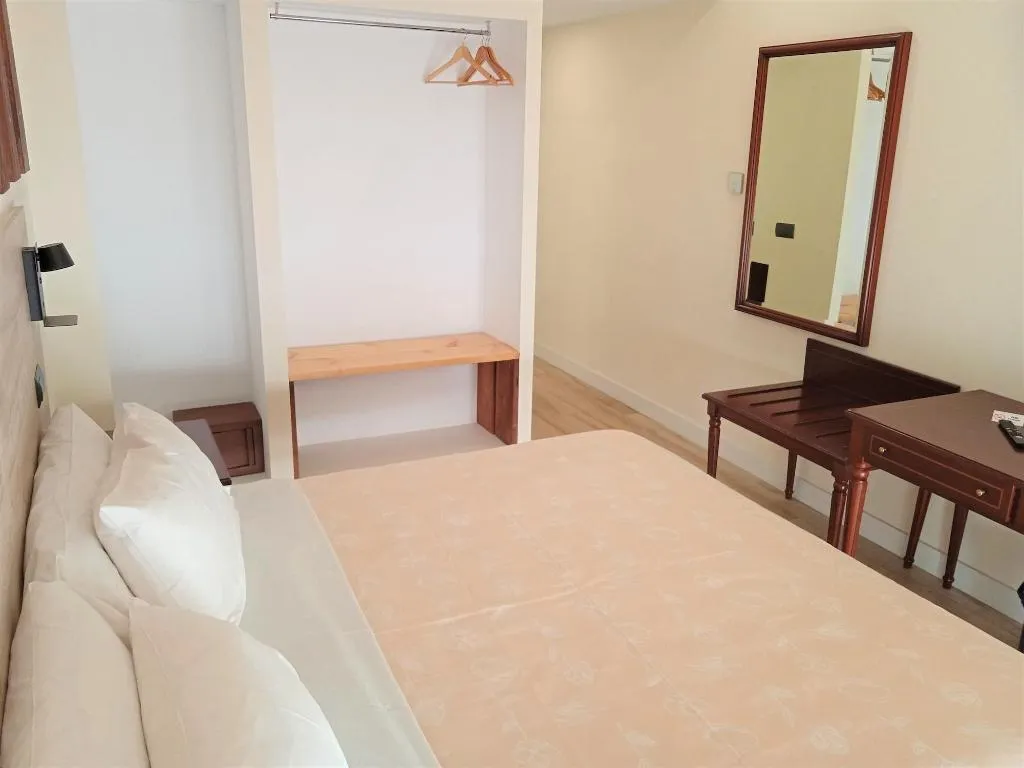 Room, Hotel 153, Barcelona
