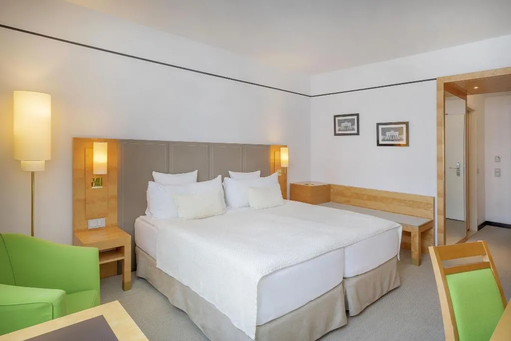 SUITE STANDARD Room, Melia Berlin, Berlin