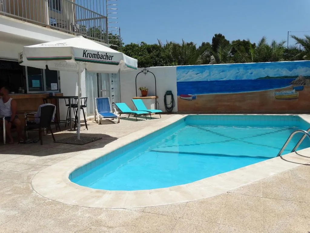 Sports and Entertainment, Hostal Orsi, Majorca
