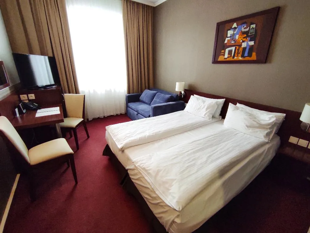 DOUBLE CAPACITY 4 Room, Premier Kraków Hotel, Krakow