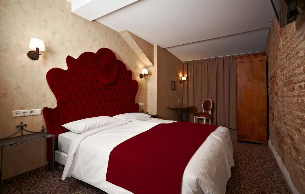 Room, Justus, Riga