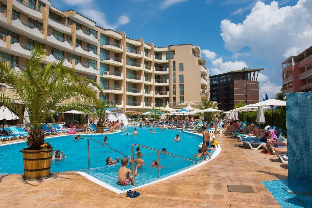 Pool, Grenada, Bourgas