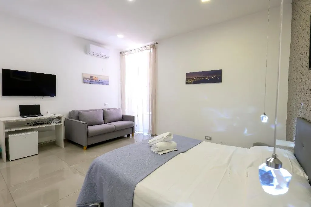 QUADRUPLE COMFORT Room, La Pace, Naples